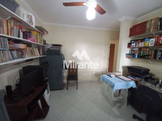 Casa de Condomínio Para Vender com 3 quartos sendo 1 suítes no bairro Santa Mônica em Feira De Santana