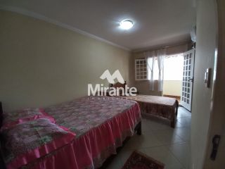 Casa de Condomínio Para Vender com 3 quartos sendo 1 suítes no bairro Santa Mônica em Feira De Santana