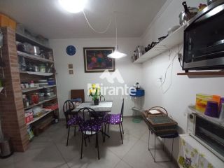 Casa de Condomínio Para Vender com 3 quartos sendo 1 suítes no bairro Santa Mônica em Feira De Santana