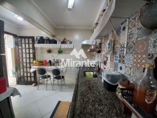 Casa de Condomínio Para Vender com 3 quartos sendo 1 suítes no bairro Santa Mônica em Feira De Santana
