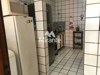 Casa de Condomínio Para Vender com 3 quartos sendo 1 suítes no bairro Santa Mônica em Feira De Santana