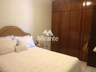 Casa de Condomínio Para Vender com 3 quartos sendo 1 suítes no bairro Santa Mônica em Feira De Santana