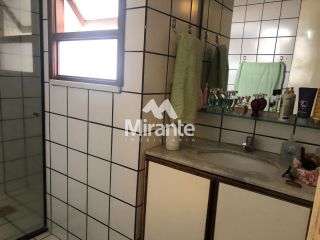 Casa de Condomínio Para Vender com 3 quartos sendo 1 suítes no bairro Santa Mônica em Feira De Santana