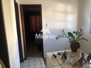 Casa de Condomínio Para Vender com 3 quartos sendo 1 suítes no bairro Santa Mônica em Feira De Santana