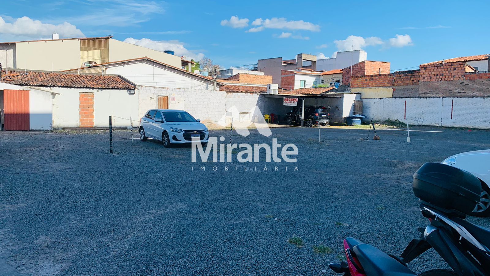 Lote / Terreno de Bairro Para Vender no bairro Ponto Central em Feira De Santana