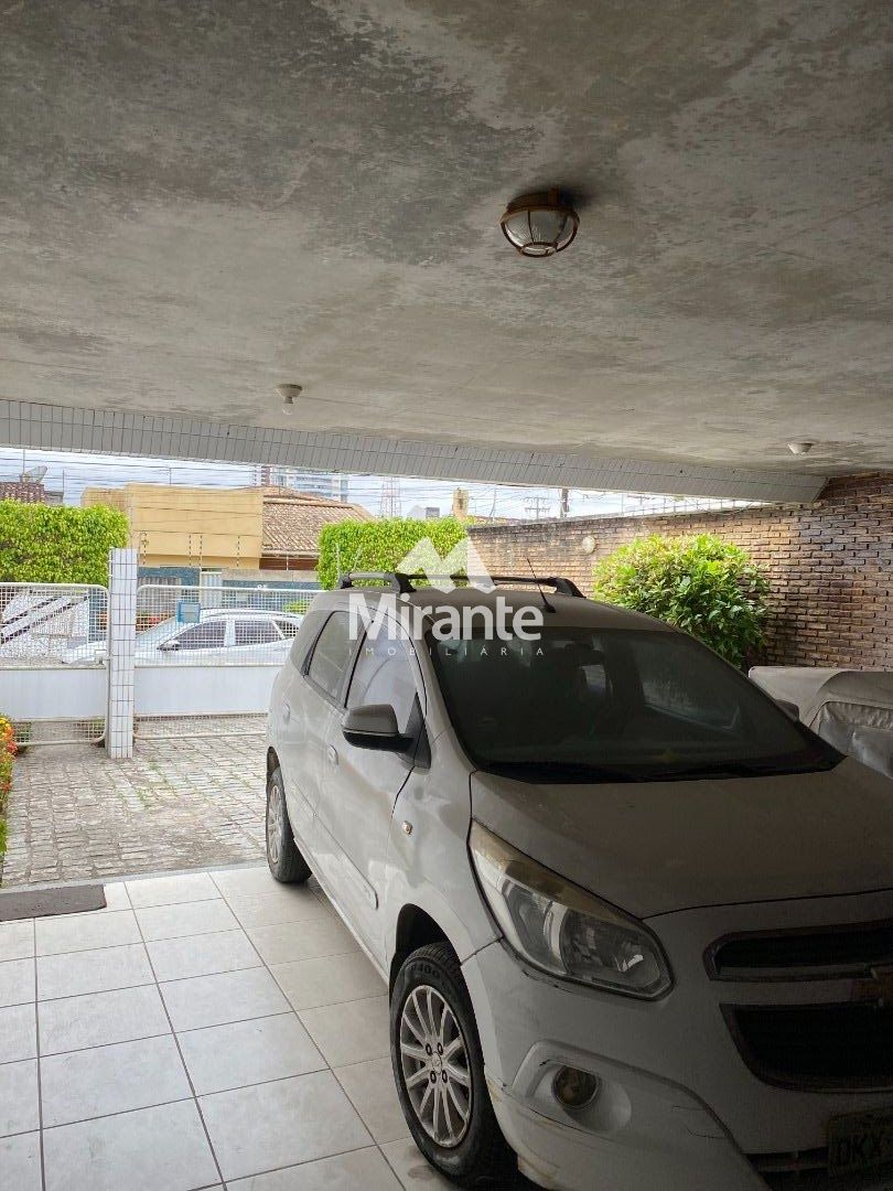 Casa Para Vender com 3 quartos no bairro Santa Mônica em Feira De Santana