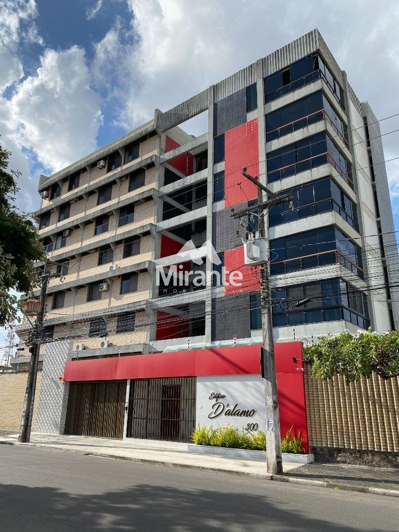 Apartamento Para Vender com 4 quartos 4 suítes no bairro Capuchinhos em Feira De Santana