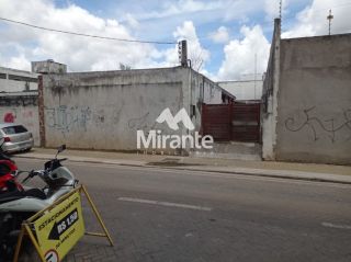 Casa Para Vender no bairro Centro em Feira De Santana