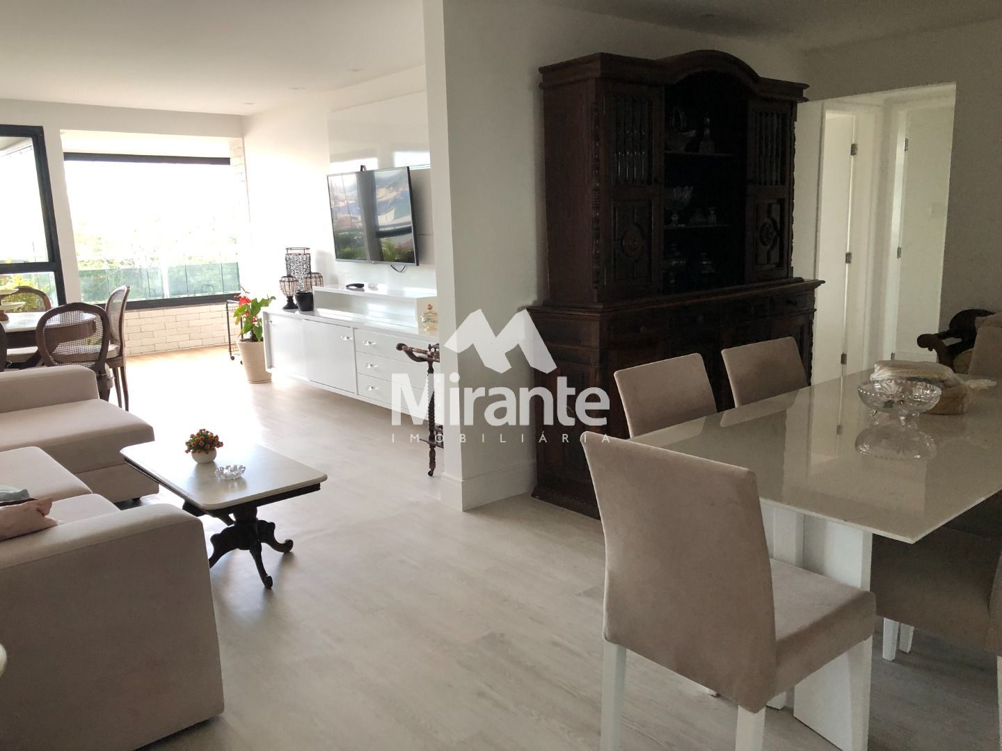 Apartamento Para Vender com 3 quartos sendo 2 suítes no bairro Kalilândia em Feira De Santana