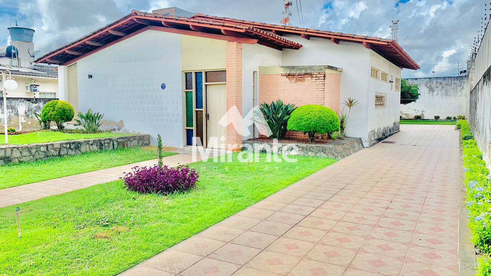Casa Para Vender no bairro Ponto Central em Feira De Santana