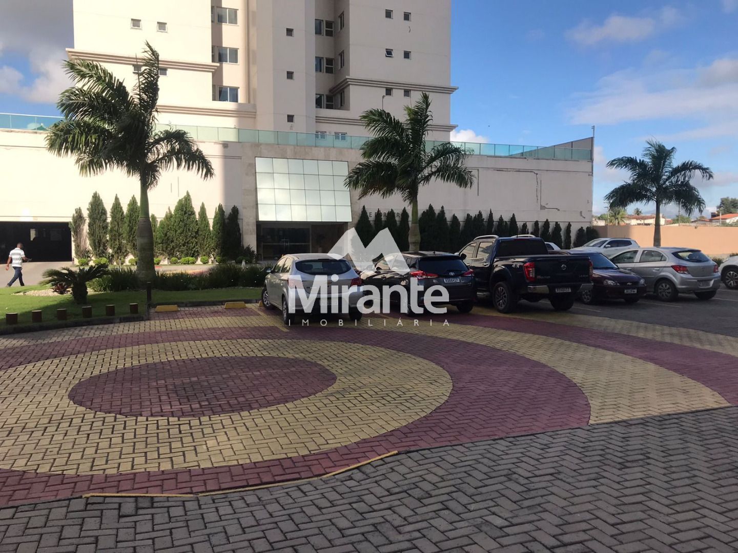 Apartamento Para Vender com 3 quartos sendo 1 suítes no bairro Santa Mônica em Feira De Santana