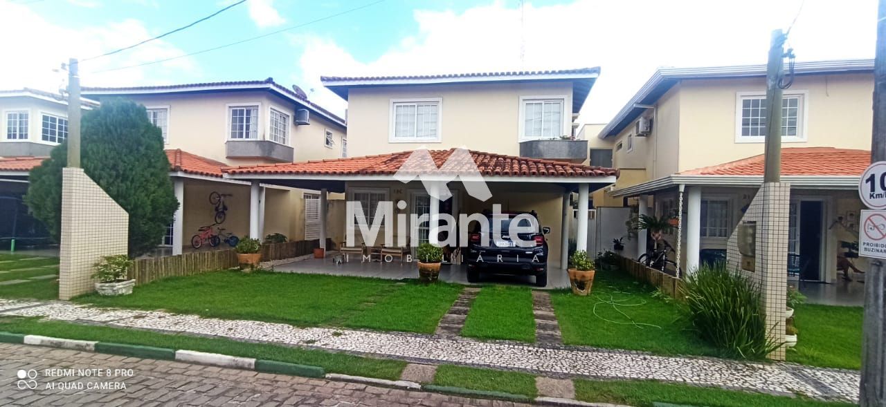 Casa de Condomínio Para Vender com 3 quartos sendo 1 suítes no bairro Capuchinhos em Feira De Santana