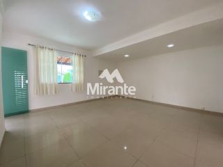 Casa de Condomínio Para Vender com 4 quartos sendo 2 suítes no bairro Pedra do Descanso em Feira De Santana