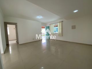 Casa de Condomínio Para Vender com 4 quartos sendo 2 suítes no bairro Pedra do Descanso em Feira De Santana