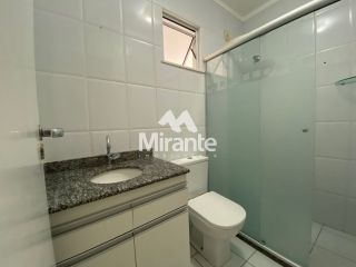 Casa de Condomínio Para Vender com 4 quartos sendo 2 suítes no bairro Pedra do Descanso em Feira De Santana