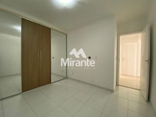 Casa de Condomínio Para Vender com 4 quartos sendo 2 suítes no bairro Pedra do Descanso em Feira De Santana