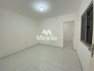 Casa de Condomínio Para Vender com 4 quartos sendo 2 suítes no bairro Pedra do Descanso em Feira De Santana