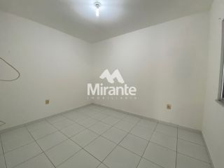 Casa de Condomínio Para Vender com 4 quartos sendo 2 suítes no bairro Pedra do Descanso em Feira De Santana