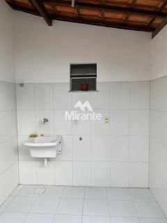 Casa de Condomínio Para Vender com 4 quartos sendo 2 suítes no bairro Pedra do Descanso em Feira De Santana