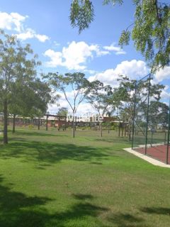 Lote / Terreno de Condomínio Para Vender no bairro Registro em Feira De Santana