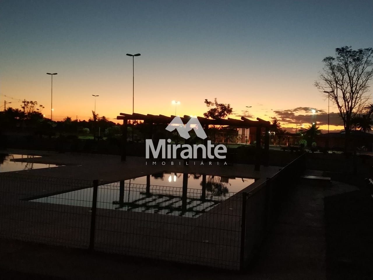 Lote / Terreno de Condomínio Para Vender no bairro Registro em Feira De Santana