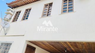 Casa Para Vender com 4 quartos sendo 2 suítes no bairro Ponto Central em Feira De Santana