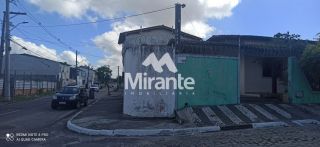 Casa Para Vender com 3 quartos sendo 1 suítes no bairro Olhos D Água em Feira De Santana