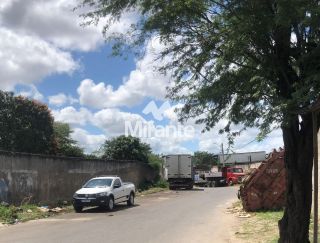 Lote / Terreno de Bairro Para Vender no bairro Pedra do Descanso em Feira De Santana