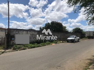 Lote / Terreno de Bairro Para Vender no bairro Pedra do Descanso em Feira De Santana