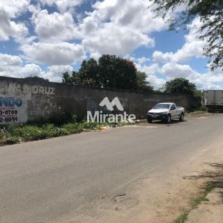 Galpão / Depósito / Armazém Para Vender no bairro Pedra do Descanso em Feira De Santana