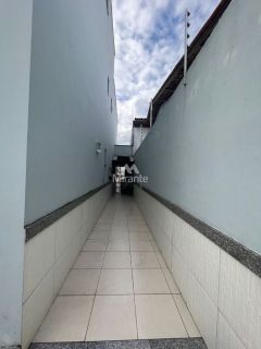 Casa Para Vender com 4 quartos sendo 4 suítes no bairro Santa Mônica em Feira De Santana