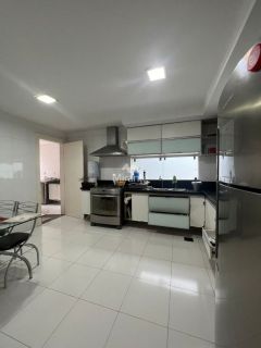 Casa Para Vender com 4 quartos sendo 4 suítes no bairro Santa Mônica em Feira De Santana