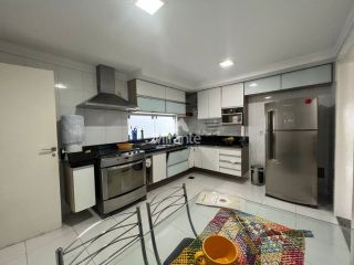 Casa Para Vender com 4 quartos sendo 4 suítes no bairro Santa Mônica em Feira De Santana