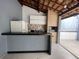 Casa Para Vender com 4 quartos sendo 4 suítes no bairro Santa Mônica em Feira De Santana