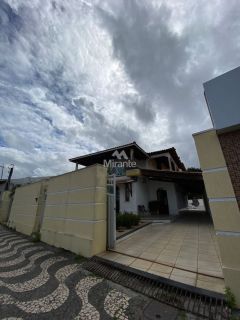 Casa Para Vender com 8 quartos sendo 8 suítes no bairro Sobradinho em Feira De Santana