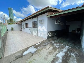 Casa Para Alugar com 3 quartos sendo 1 suítes no bairro Santa Mônica em Feira De Santana