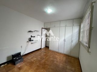 Casa Para Alugar com 3 quartos sendo 1 suítes no bairro Santa Mônica em Feira De Santana