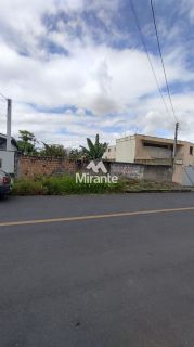 Lote / Terreno de Bairro Para Vender no bairro Presidente Getúlio Vargas em Feira De Santana