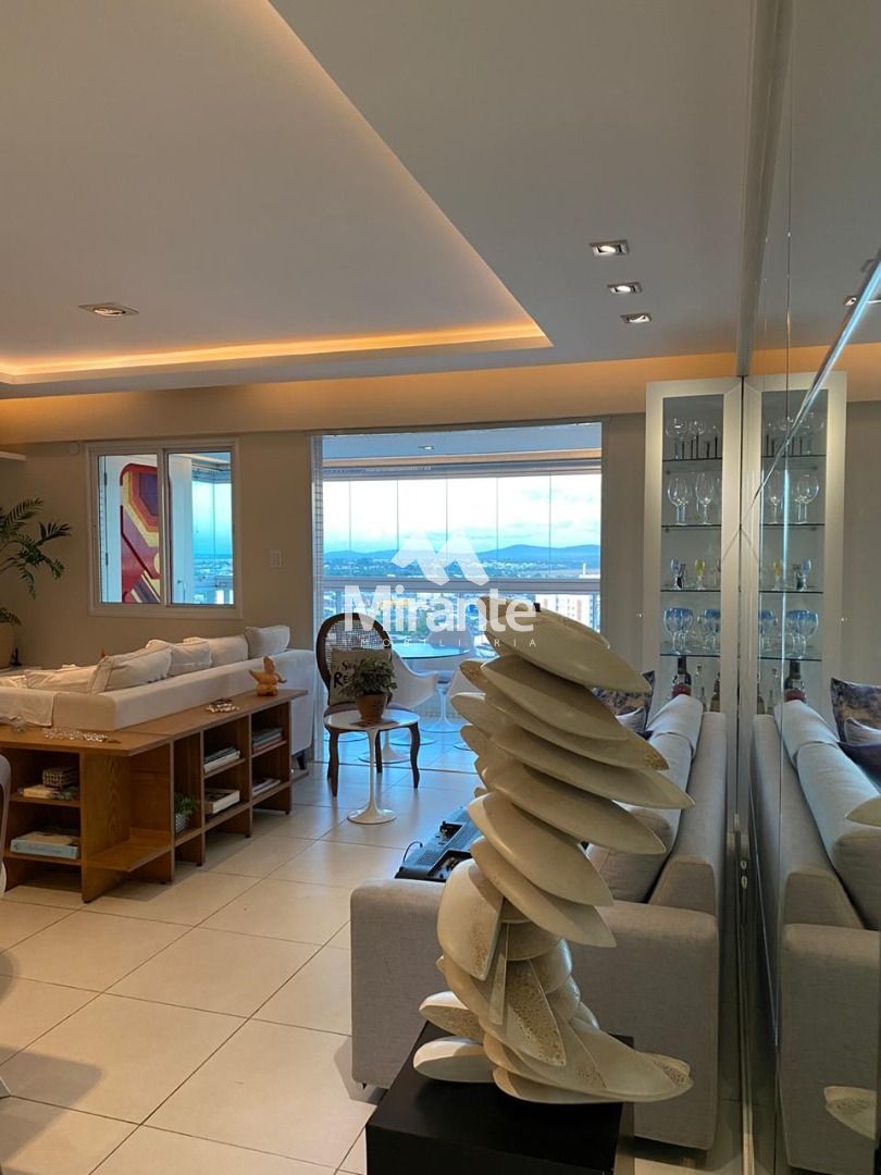 Apartamento Para Vender com 2 quartos sendo 1 suítes no bairro Santa Mônica em Feira De Santana