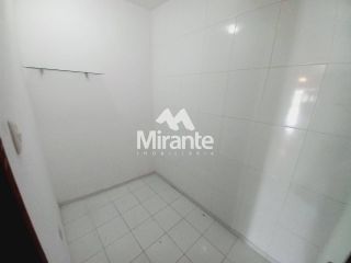 Casa Comercial Para Alugar com 3 quartos sendo 1 suítes no bairro Capuchinhos em Feira De Santana