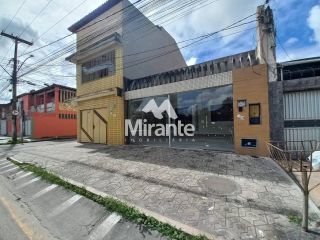 Casa Comercial Para Alugar com 3 quartos sendo 1 suítes no bairro Capuchinhos em Feira De Santana