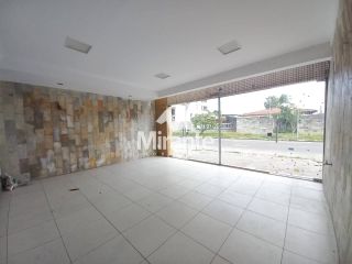 Casa Comercial Para Alugar com 3 quartos sendo 1 suítes no bairro Capuchinhos em Feira De Santana