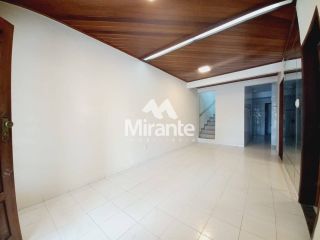 Casa Comercial Para Alugar com 3 quartos sendo 1 suítes no bairro Capuchinhos em Feira De Santana