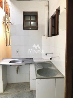 Casa Para Alugar com 3 quartos sendo 1 suítes no bairro Capuchinhos em Feira De Santana