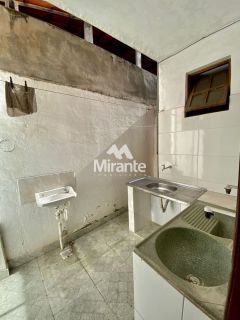 Casa Para Alugar com 3 quartos sendo 1 suítes no bairro Capuchinhos em Feira De Santana