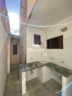 Casa Para Alugar com 3 quartos sendo 1 suítes no bairro Capuchinhos em Feira De Santana