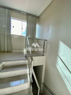 Casa Para Alugar com 3 quartos sendo 1 suítes no bairro Capuchinhos em Feira De Santana