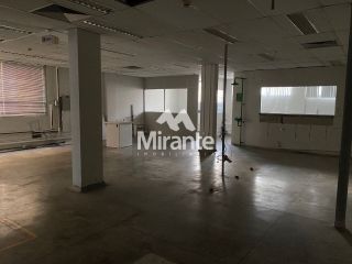 Prédio / Edifício Inteiro Comercial Para Alugar no bairro Centro em Feira De Santana