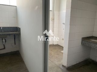 Prédio / Edifício Inteiro Comercial Para Alugar no bairro Centro em Feira De Santana