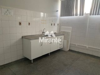 Prédio / Edifício Inteiro Comercial Para Alugar no bairro Centro em Feira De Santana
